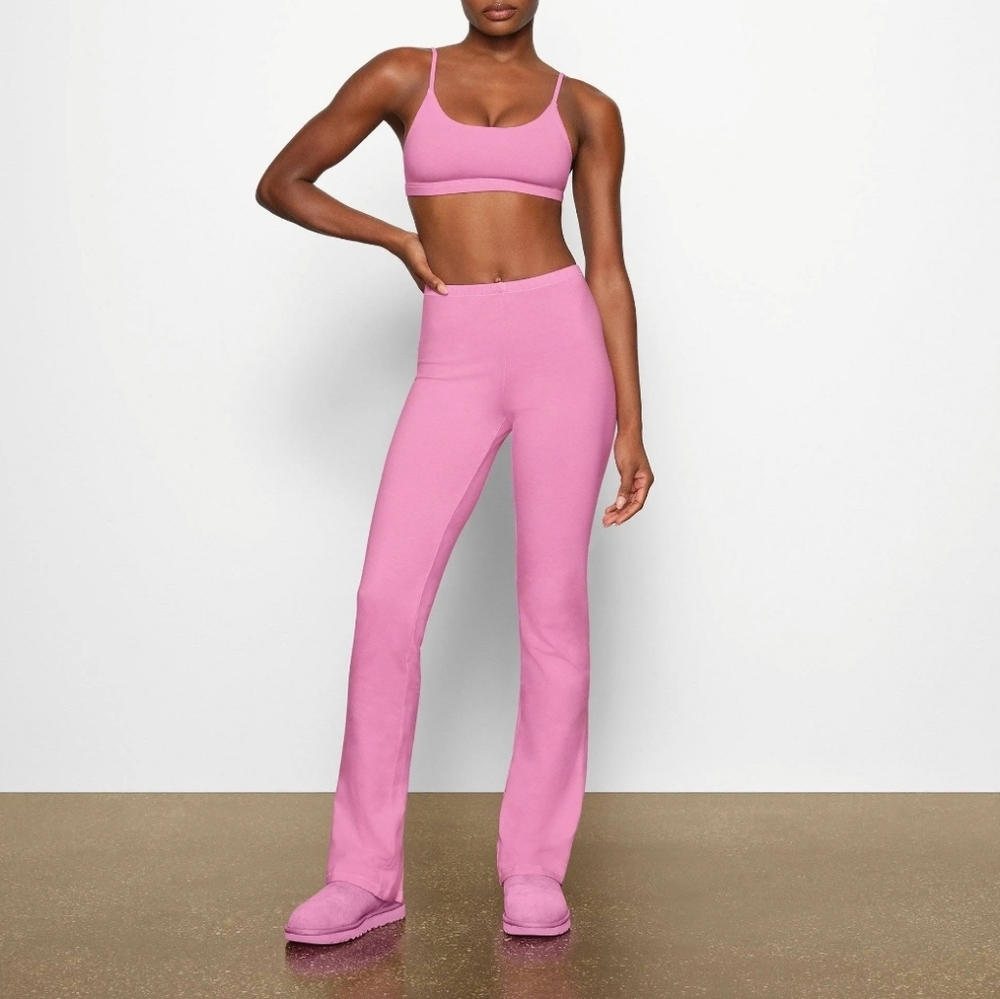 SKIMS OUTDOOR SPLIT HEM LEGGINGS BUBBLEGUM PANTS
